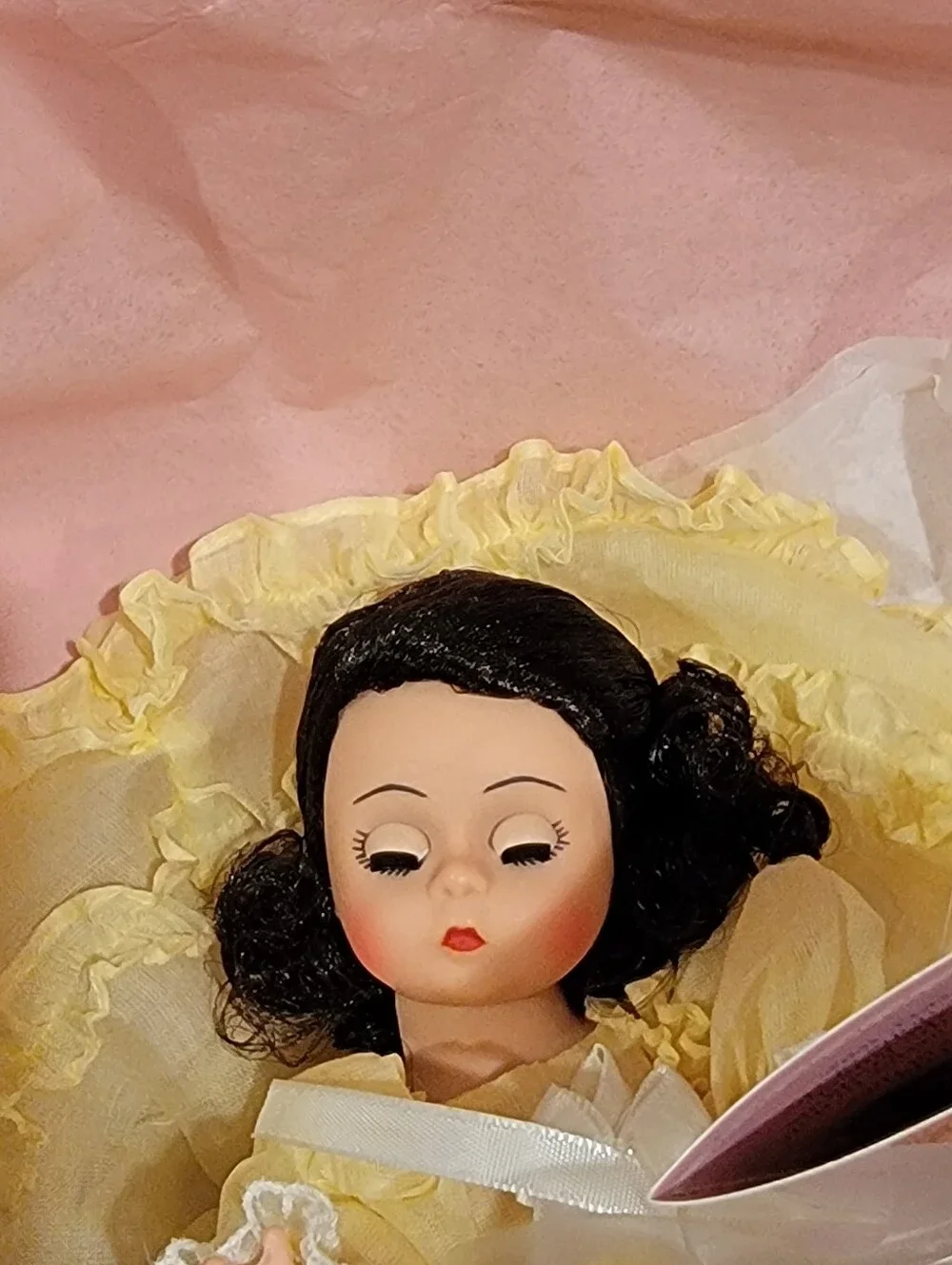 Madame Alexander Doll Scarlett O'Hara #93-8 Yellow Hoop Dress Outfit Hat in Box